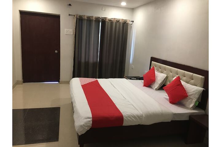 Room 6 of 13