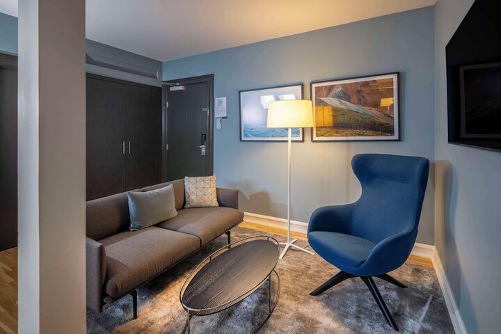 Room 47 of 95