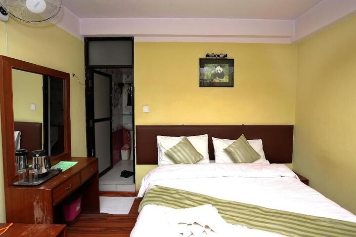 Room 13 of 38