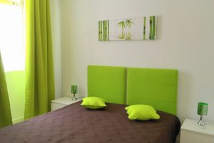 Room 61 of 200