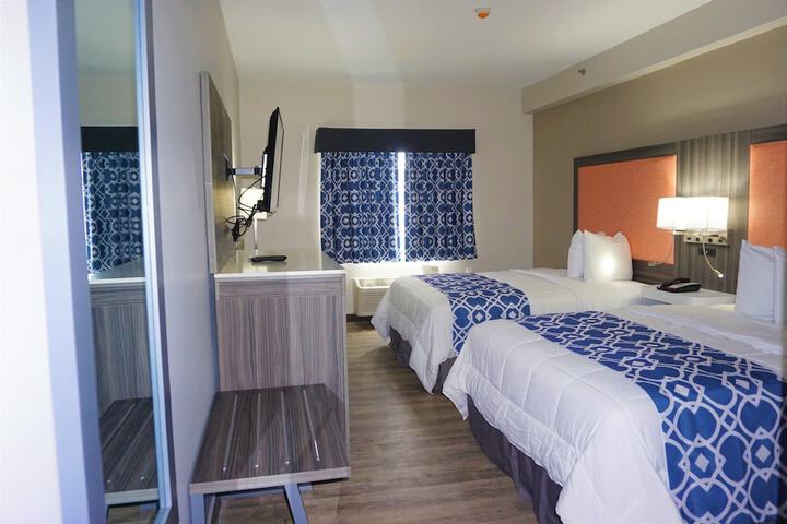 2 Double Beds (6 of 18)