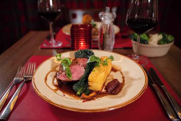 Dining 63 of 90