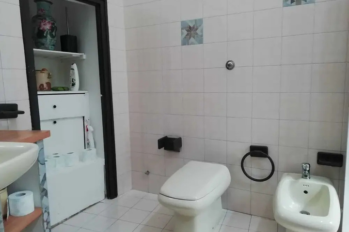 Room 8 of 15