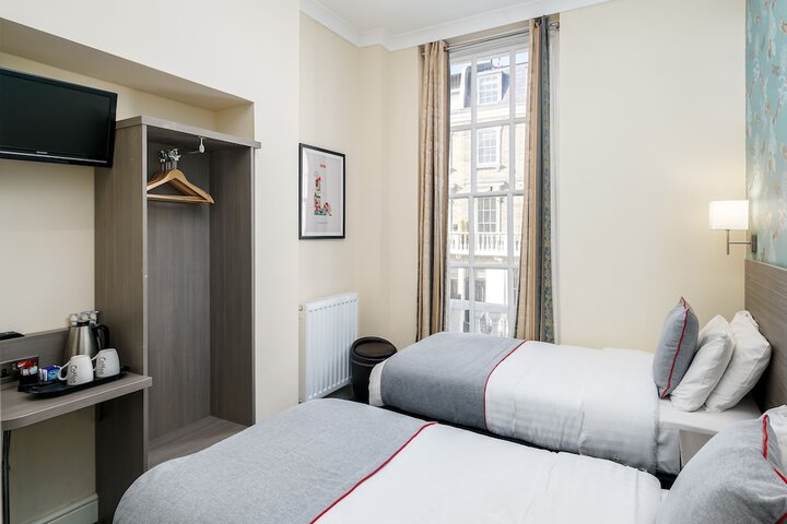 Room 6 of 26