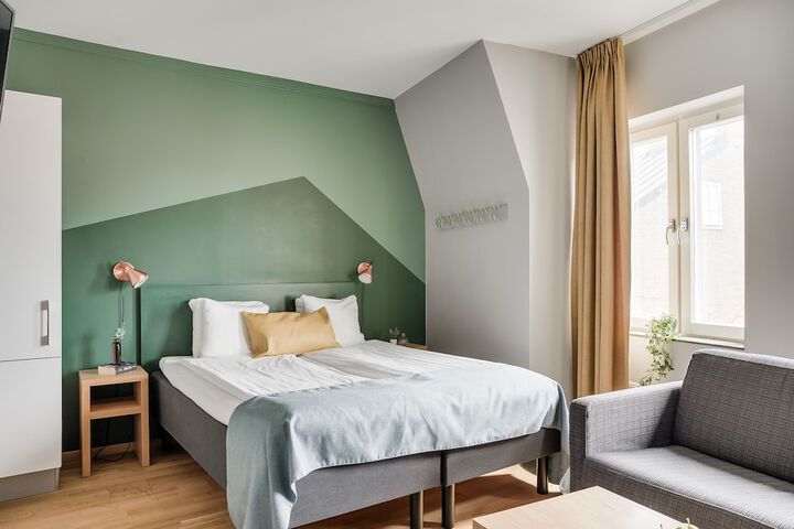 Room 5 of 25