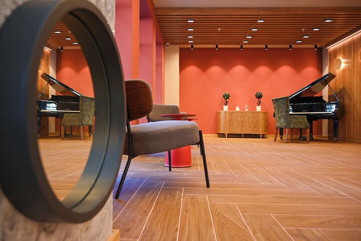 Hotel Interior 7 of 84