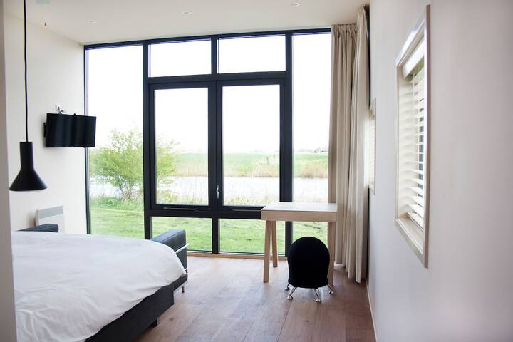 Room 30 of 110