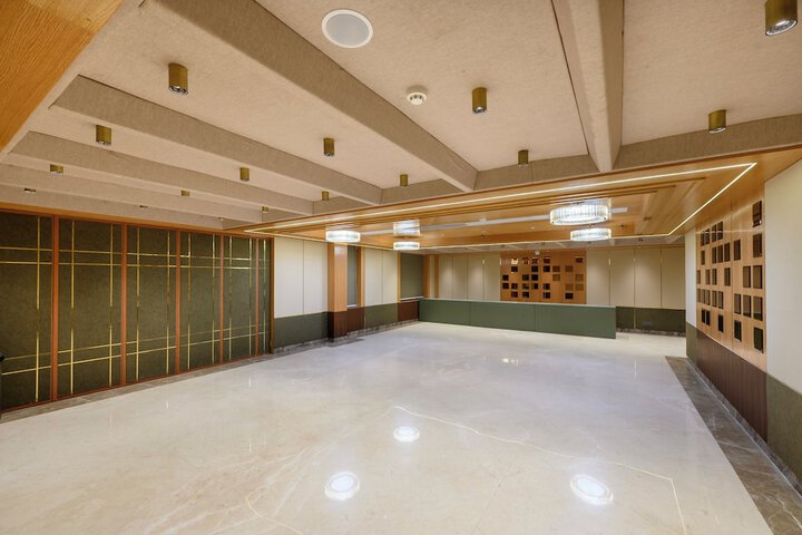 Ballroom/Hall 55 of 80