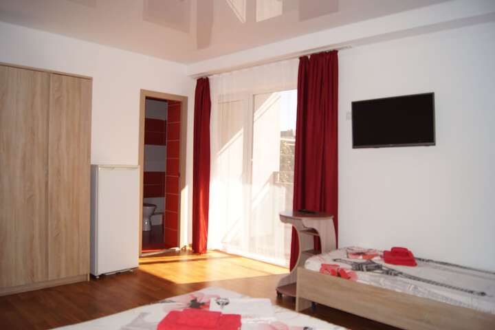 Room 27 of 34