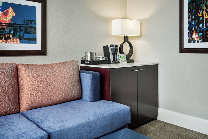 Room 81 of 173