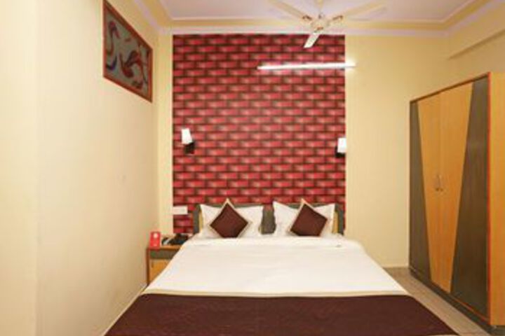 Room 6 of 32