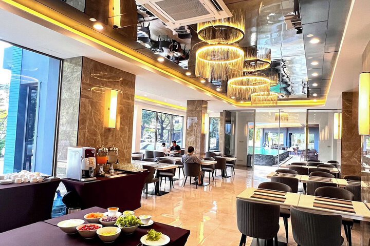Dining 119 of 146