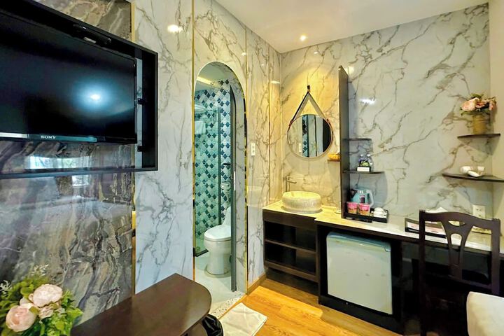 Room 20 of 77