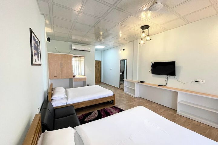 Room 7 of 25