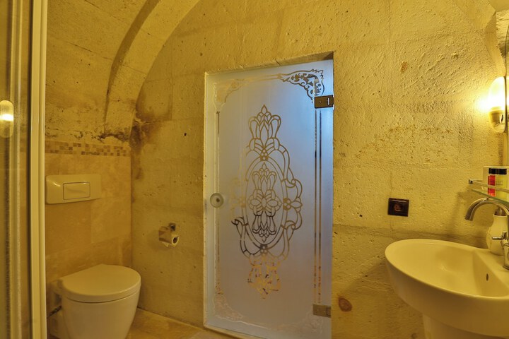 Room 63 of 89
