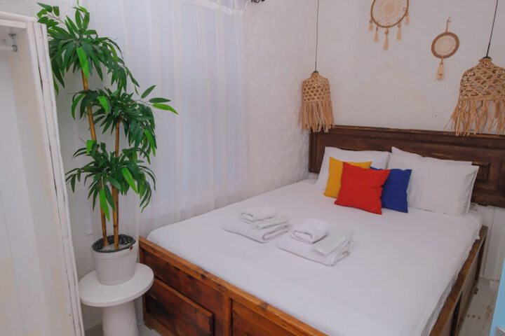Room 6 of 51