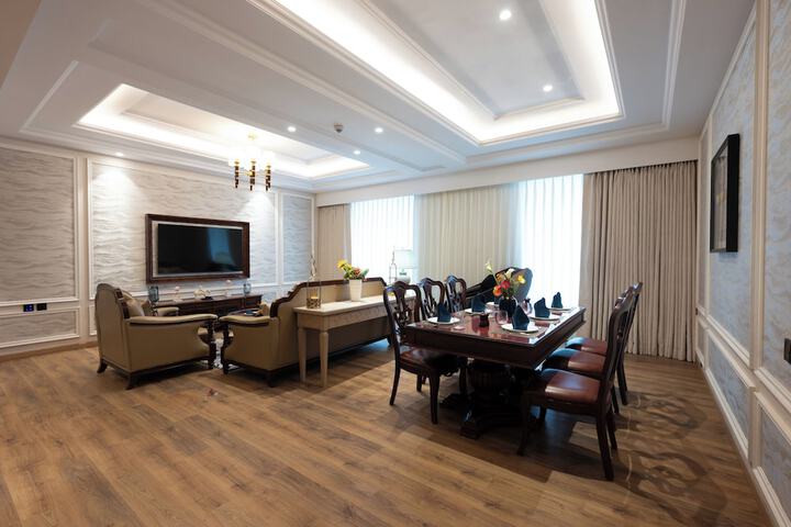Room 43 of 69