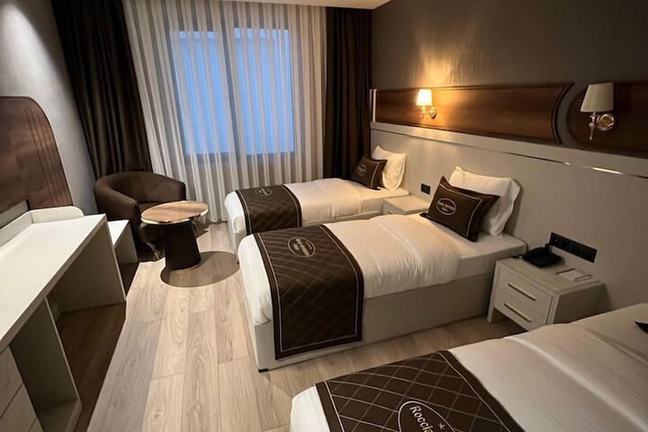 Room 14 of 76
