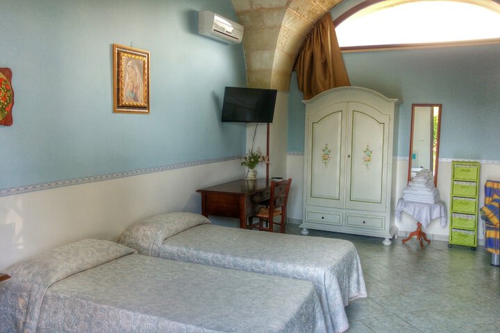 Room 9 of 63