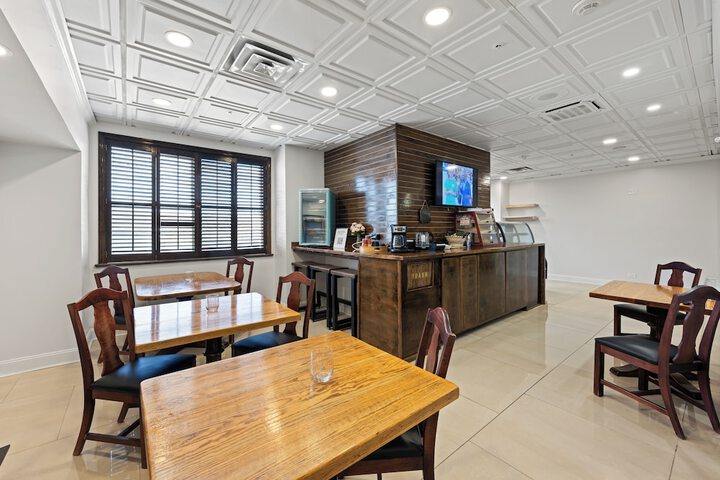 Breakfast/Coffee Service 135 of 147