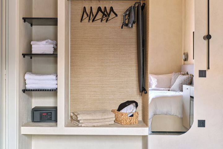 Room 2 of 45