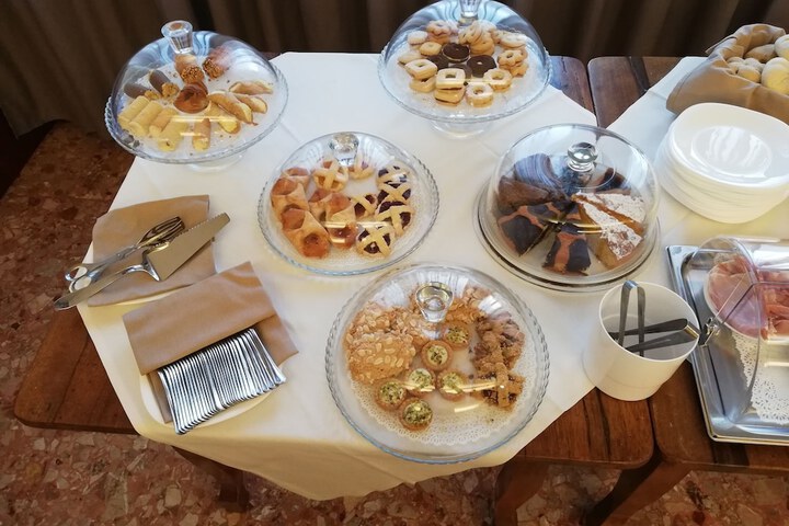 Dining 57 of 66