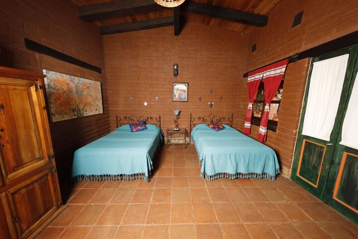 Room 45 of 132