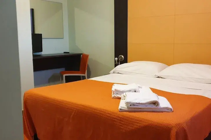 Room 3 of 14