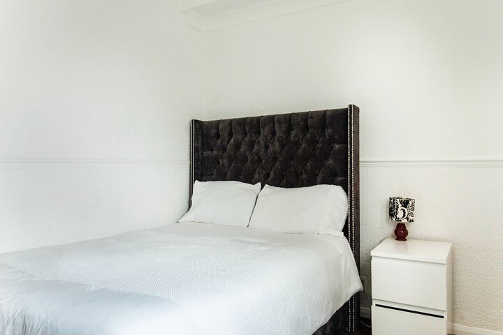 Room 32 of 41