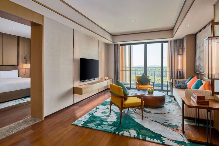 Room 28 of 82
