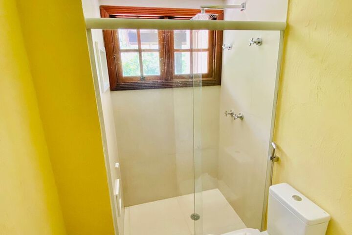 Room 10 of 35