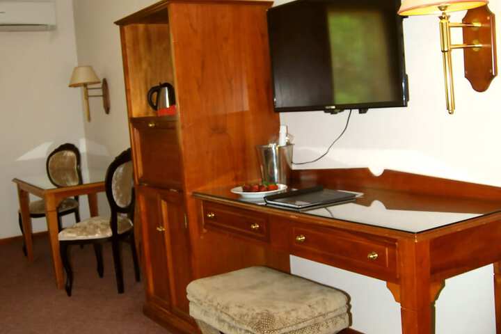 Room 19 of 64