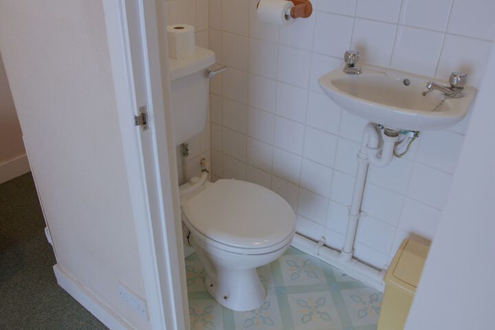 Room 11 of 31