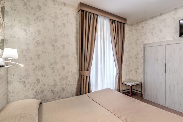 Room 22 of 46