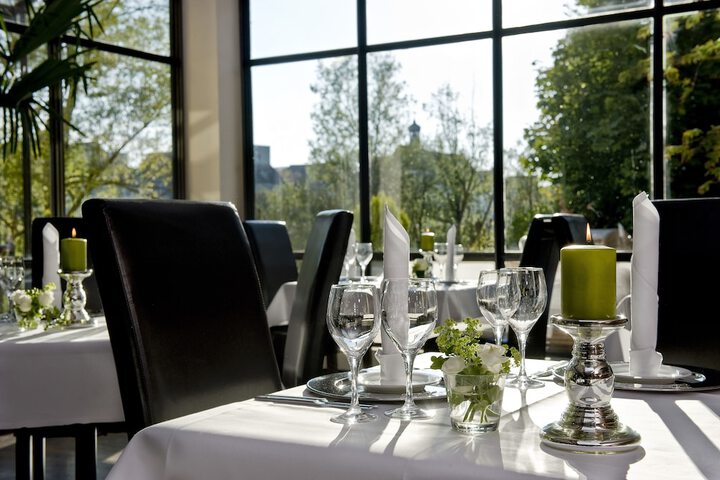 Dining 40 of 75