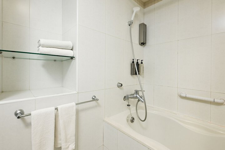 Room 105 of 120