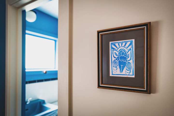 Room 11 of 102