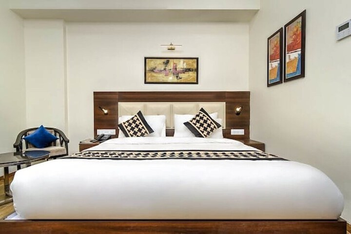 Room 13 of 52
