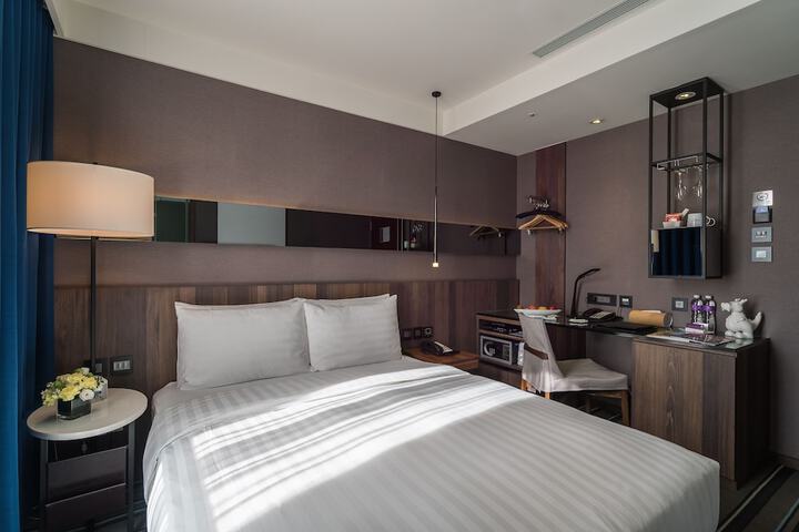 Room 53 of 108