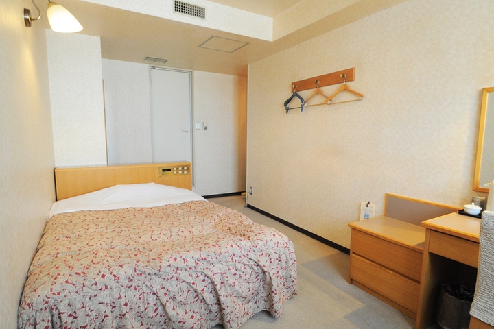 Room 6 of 11