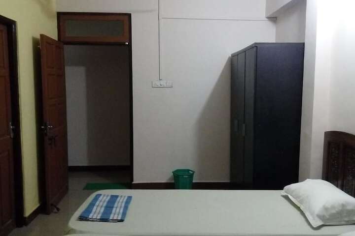 Room 2 of 2