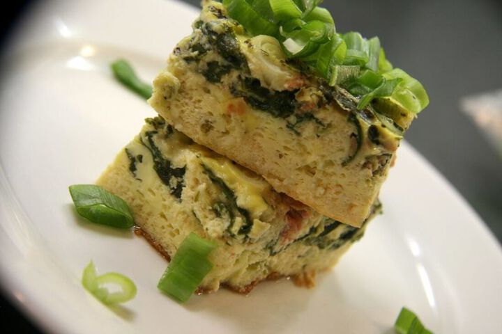 Dining 53 of 77