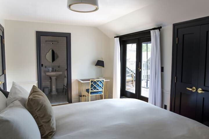Room 15 of 124