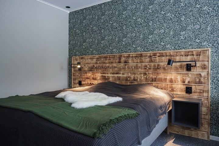 Room 3 of 18