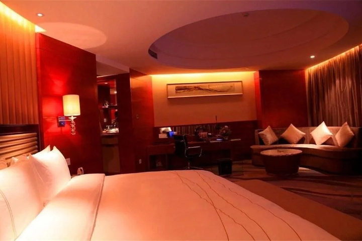 Room 5 of 25