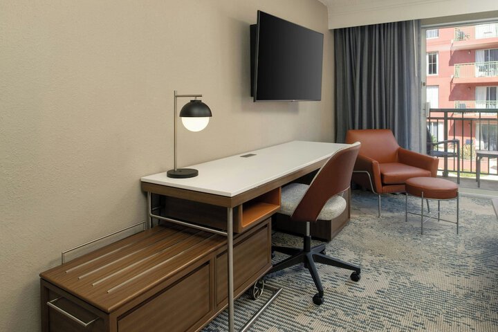 Room 18 of 64