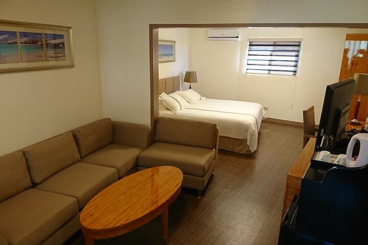 Room 14 of 77