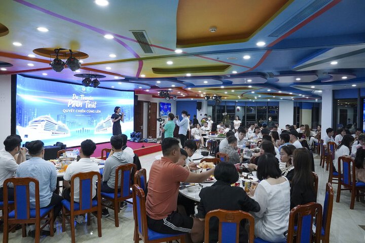 Dining 199 of 242