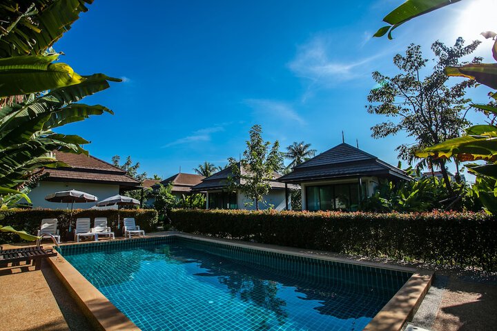 Hotel Pool