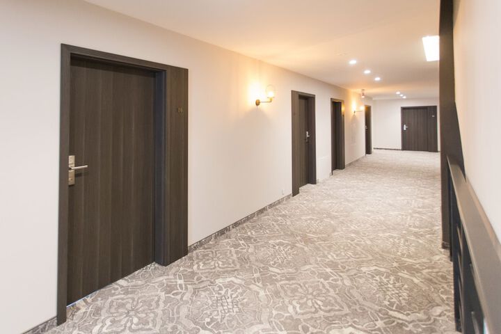 Ballroom/Hall 30 of 32